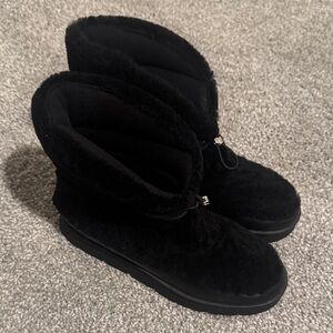 Black Women's Fur Boots